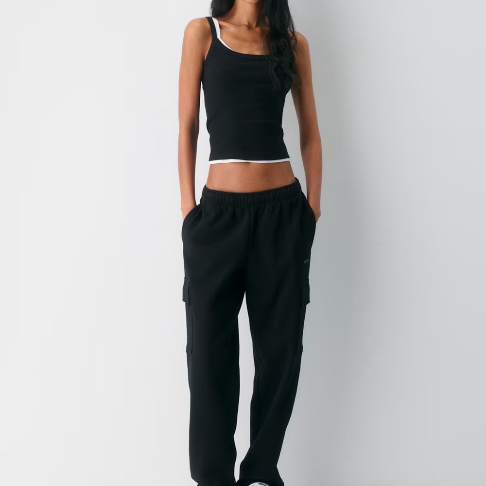 Aritzia TNA Cozy Sweatfleece Mega Cargo Sweatpant Black